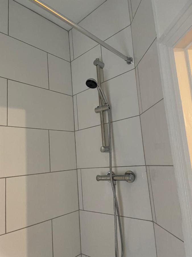 Rooms In A Victorian Comfortable 4-Bedroom House In Milton Keynes Rooms Not En-Suites Wolverton  Buitenkant foto