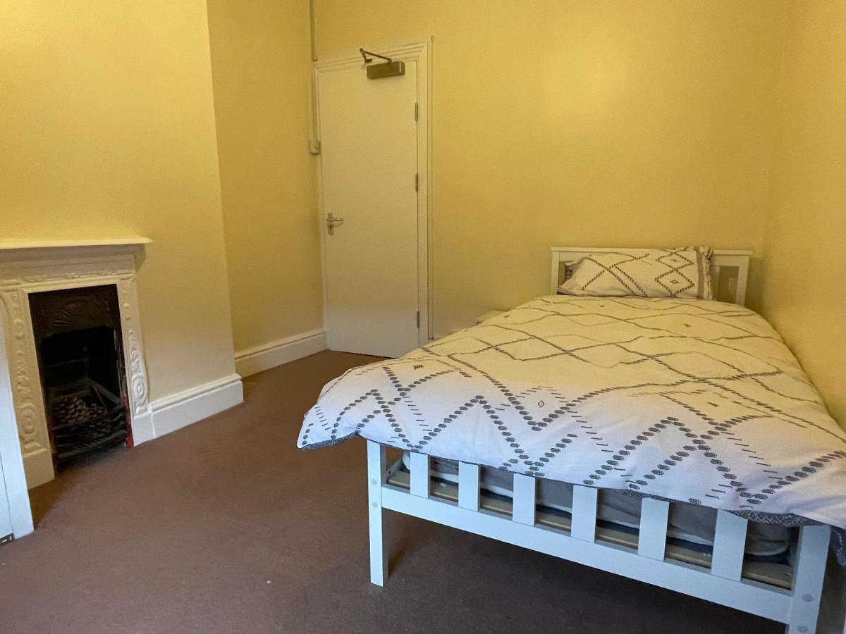 Rooms In A Victorian Comfortable 4-Bedroom House In Milton Keynes Rooms Not En-Suites Wolverton  Buitenkant foto